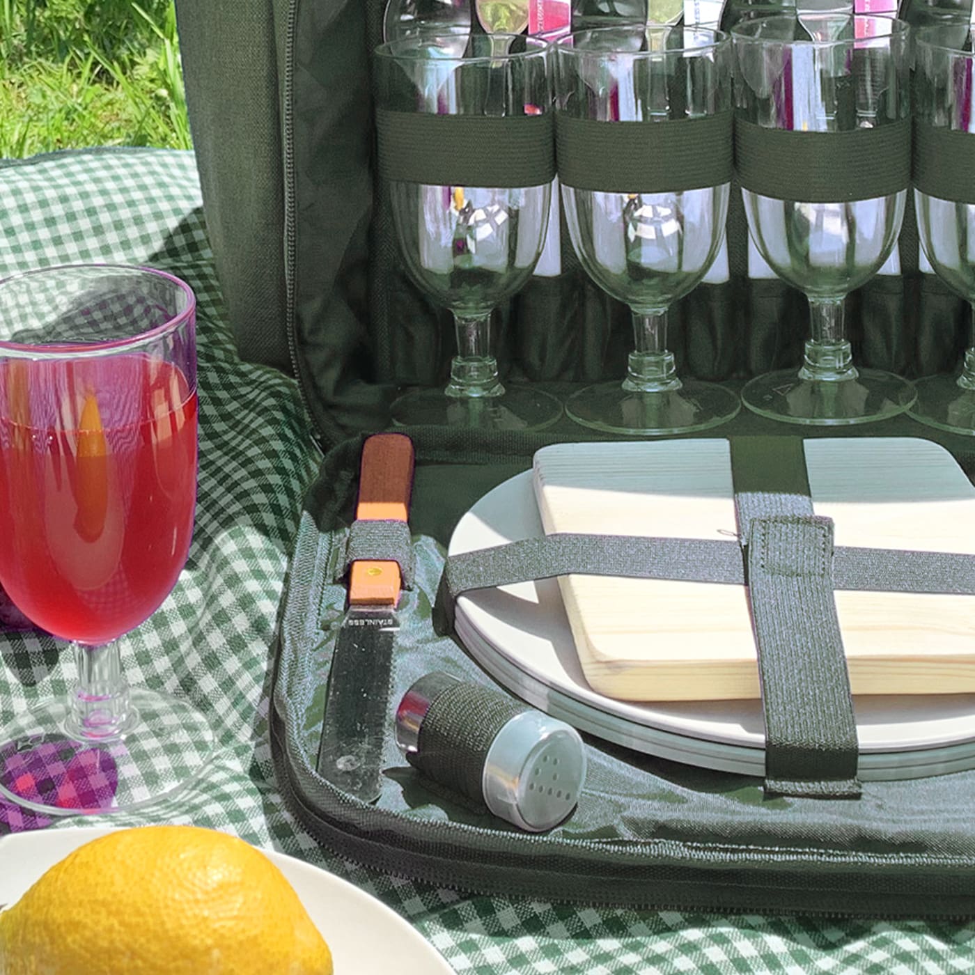 Cuchillo para pan con mango de madera marrón