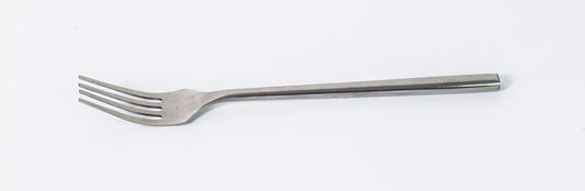 Tenedor de acero grueso