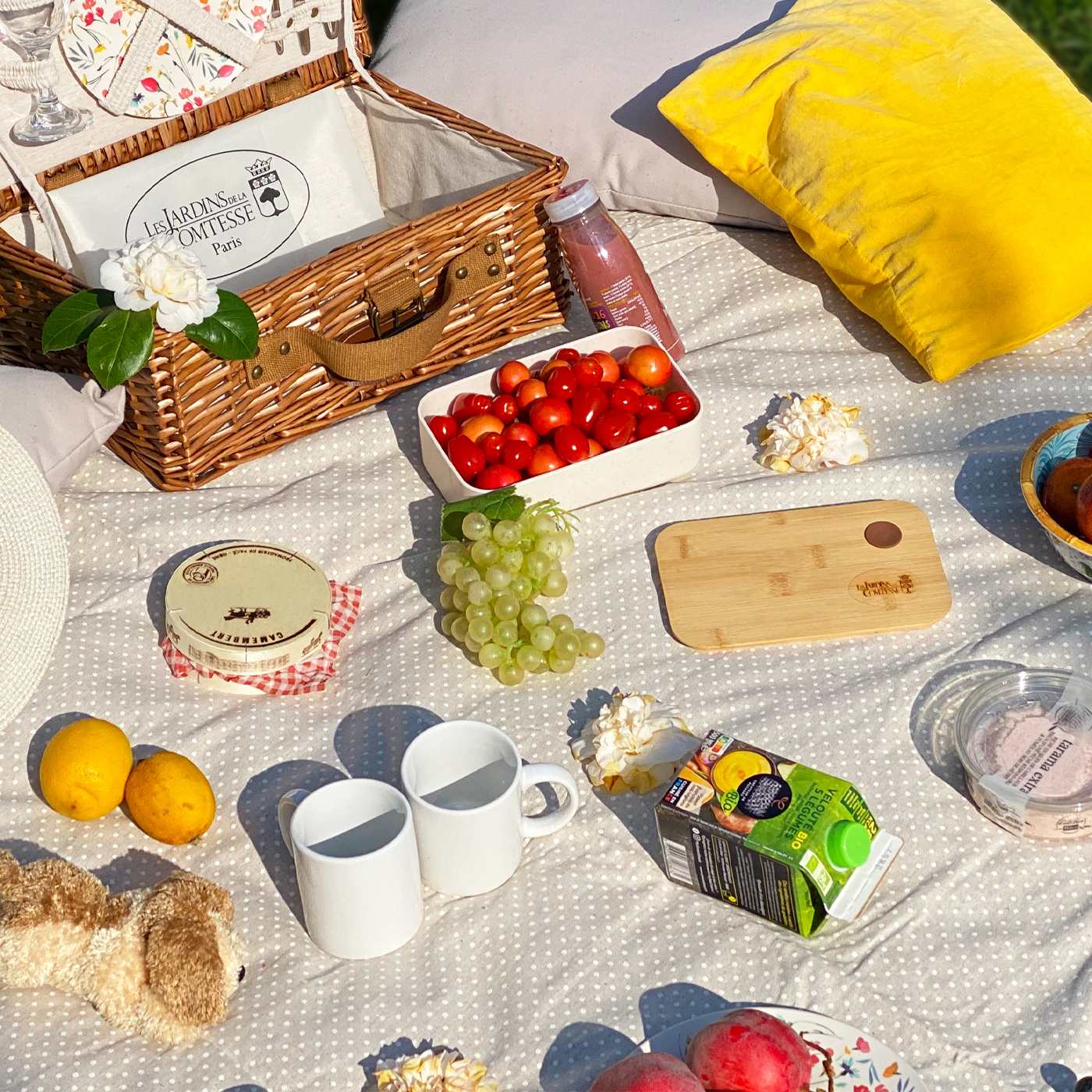 Manta picnic impermeable XL beige con puntos blancos